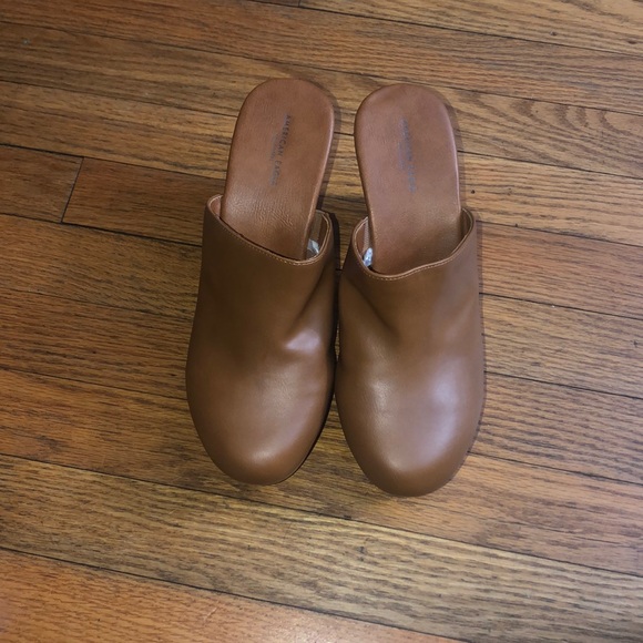 American Eagle Outfitters Shoes - AMERICAN EAGLE CLOGS size 9